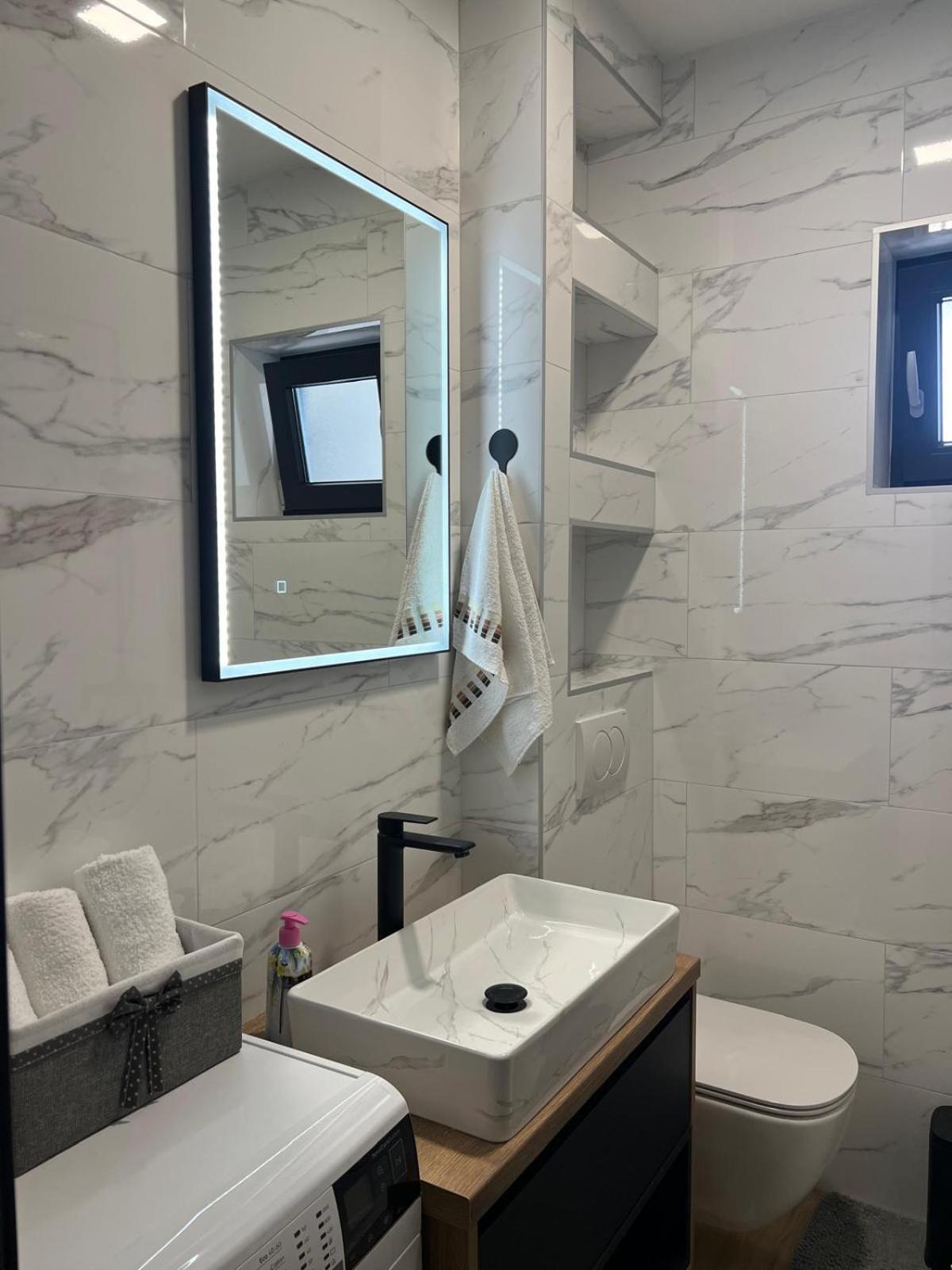 Apartmani Karla Paklenica Starigrad Paklenica Extérieur photo