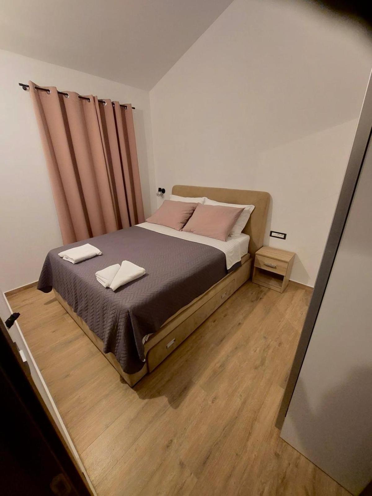 Apartmani Karla Paklenica Starigrad Paklenica Extérieur photo